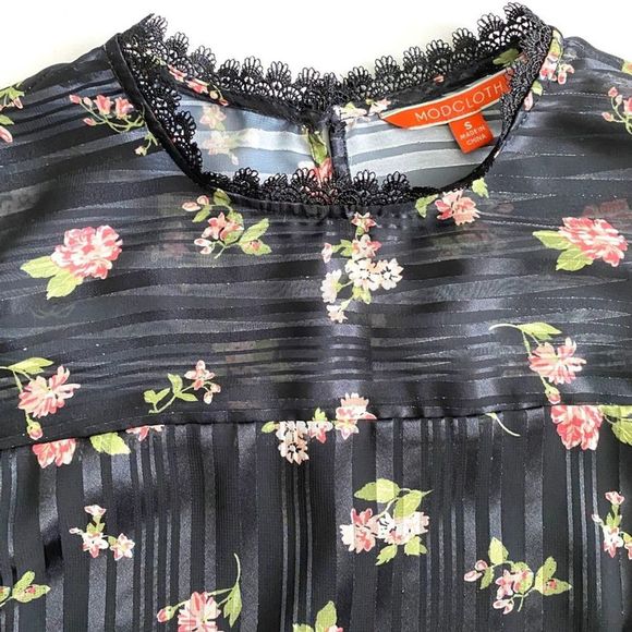 ModCloth Small Accentuated Ease Floral Blouse - Picture 7 of 16